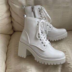 STEVE MADDEN Bloomed laced up boot